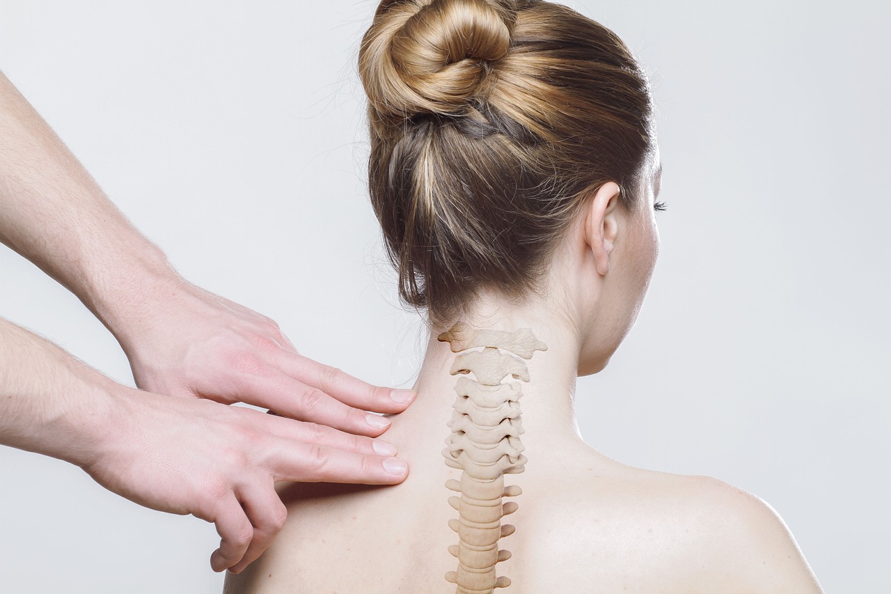 Gençlik İpuçları: Boyun Germe Operasyonları (Neck Lift) ile Zamana Meydan Okuyun 