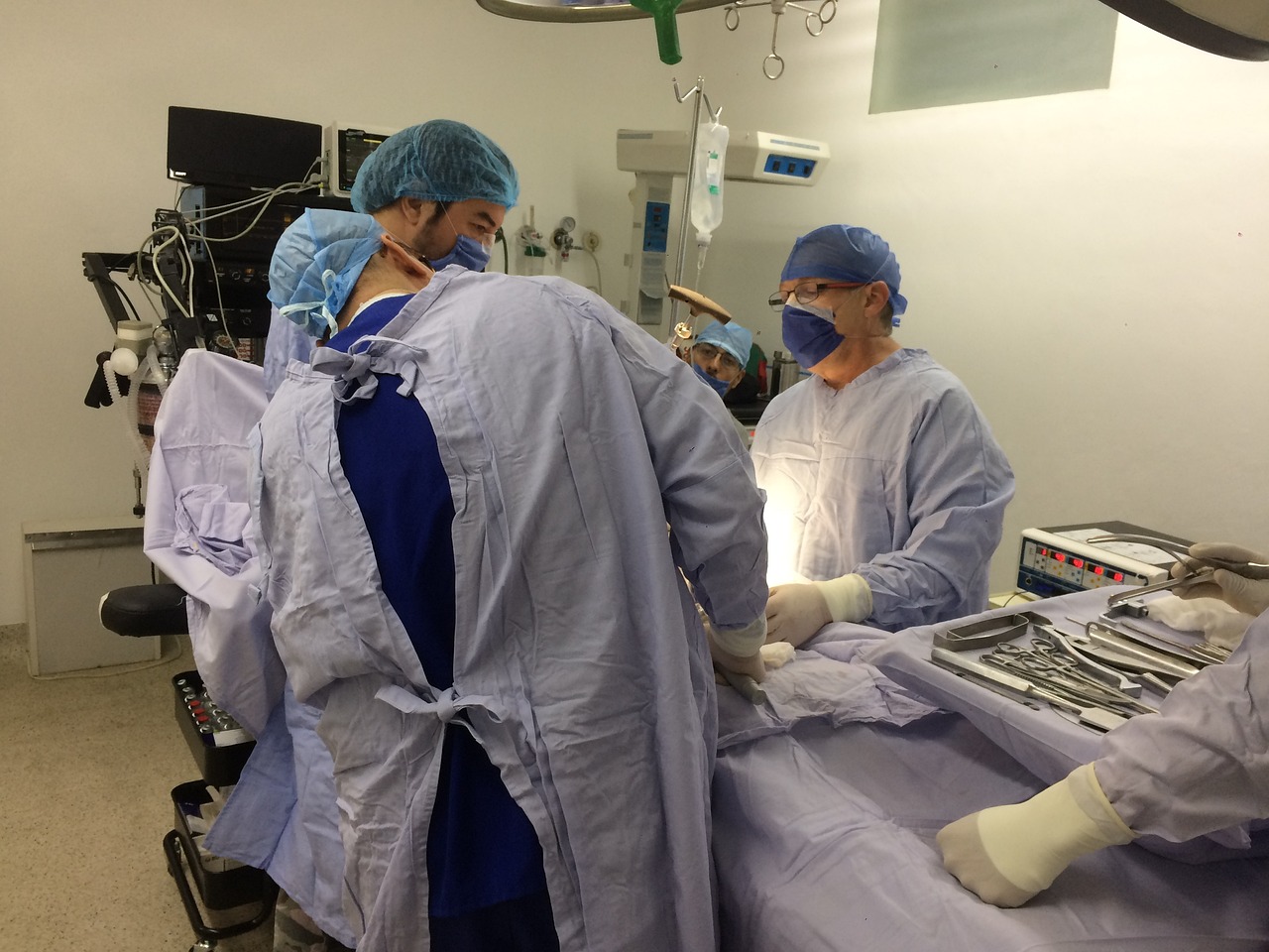 Karın Duvarı Hernisi ve Abdominoplasti