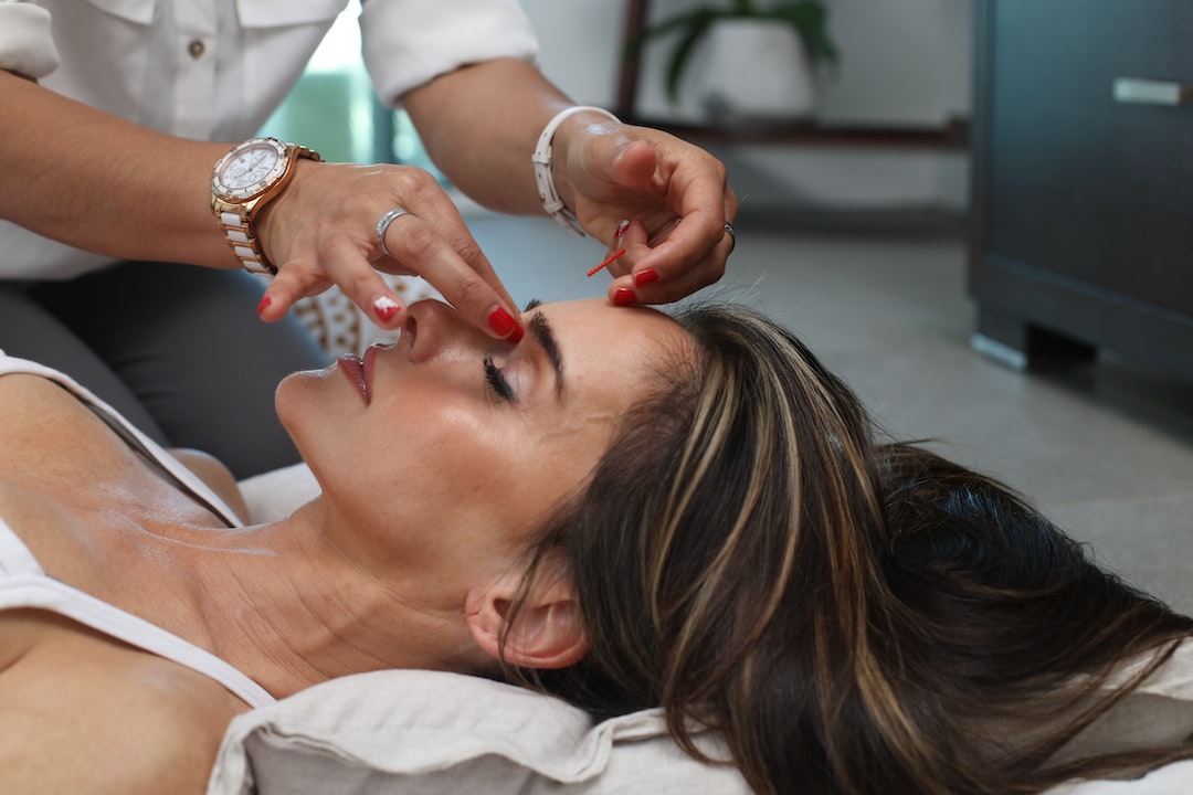 Botoks ve Dolgu Yüzünüzdeki Kusurları Gidermek İçin Hangisini Seçmelisiniz?
