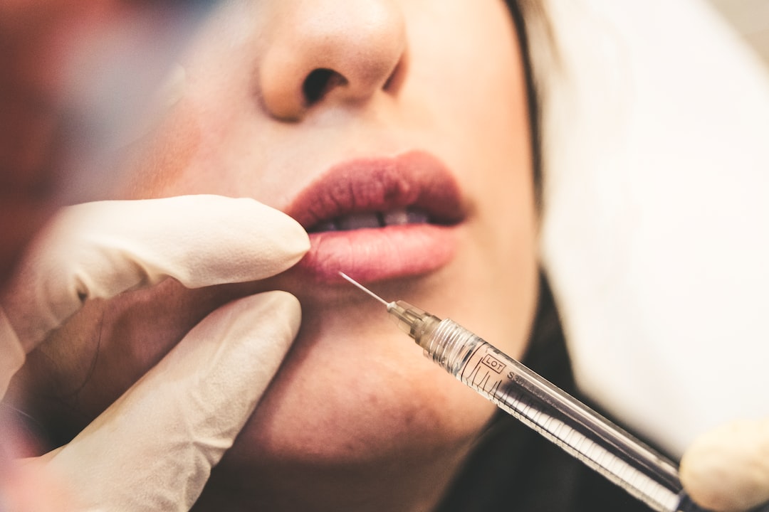 Kombine Estetik Prosedürler Yüz Germe Operasyonları (Facelift) ve Gençlik Sırlarını Keşfedin